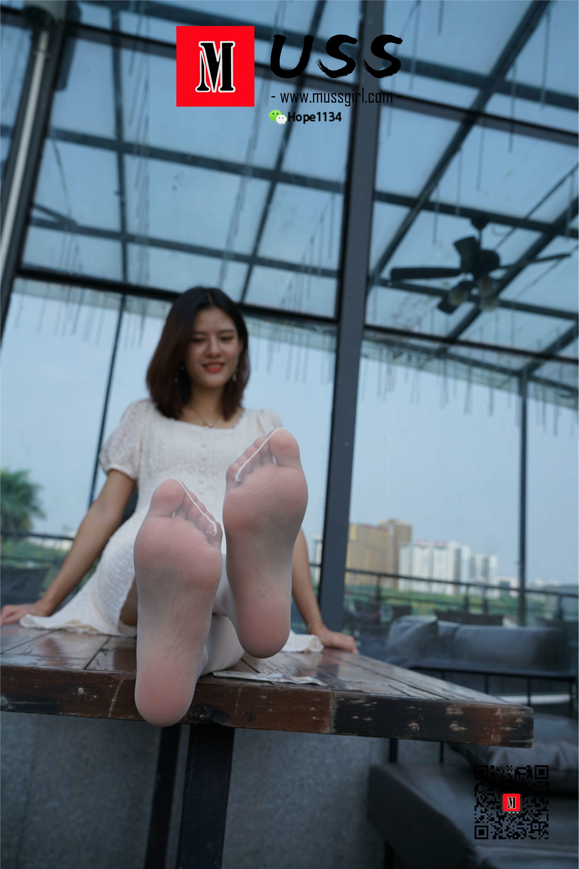 MussGirl慕丝女郎 NO.018 白衣护士与白丝的绝美邂逅小贤（足底特写篇）